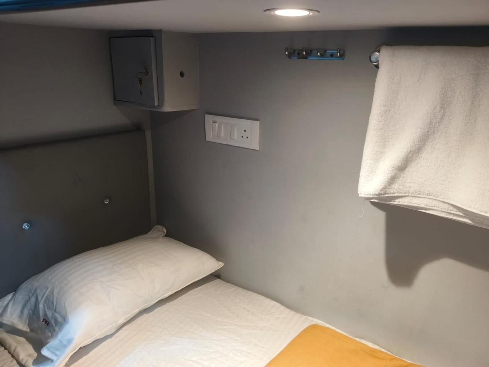Rest Inn Hostel Dormitory 뭄바이 외부 사진