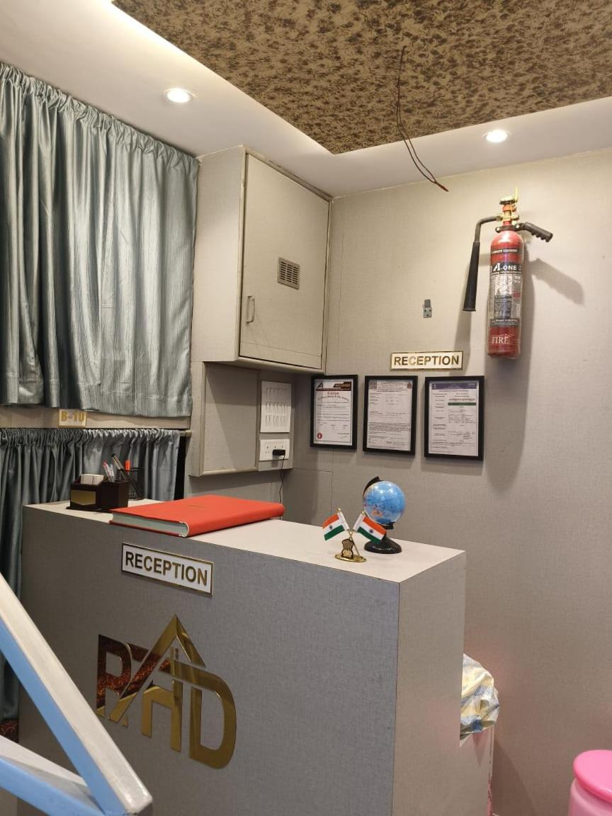 Rest Inn Hostel Dormitory 뭄바이 외부 사진
