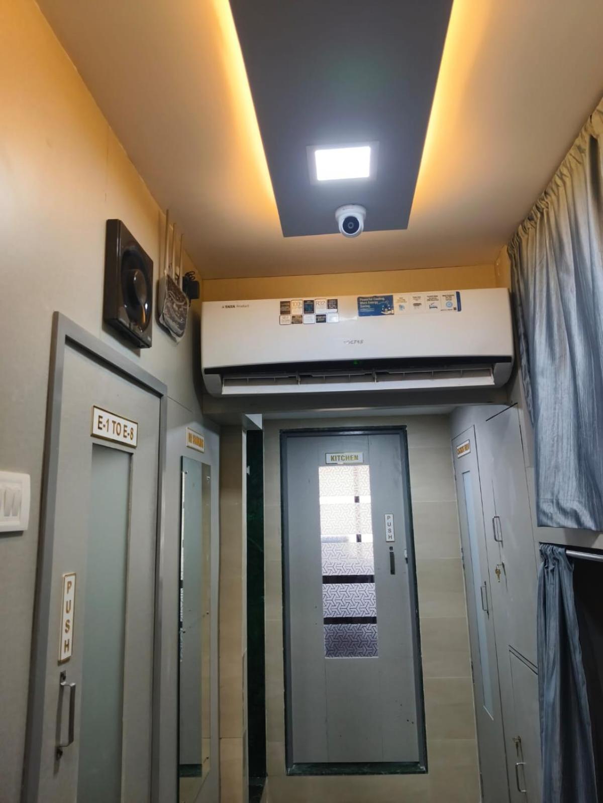 Rest Inn Hostel Dormitory 뭄바이 외부 사진